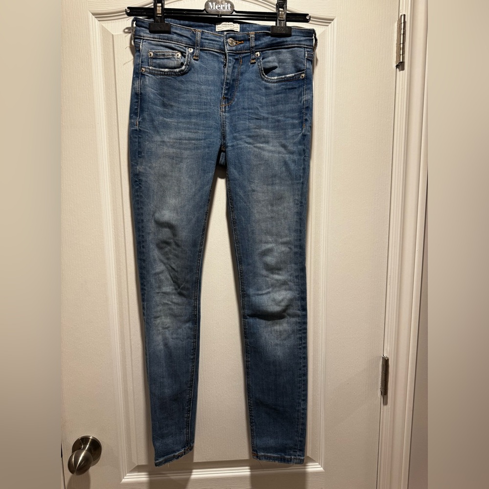 253- Zara distressed, and faded skinny jeans size 4